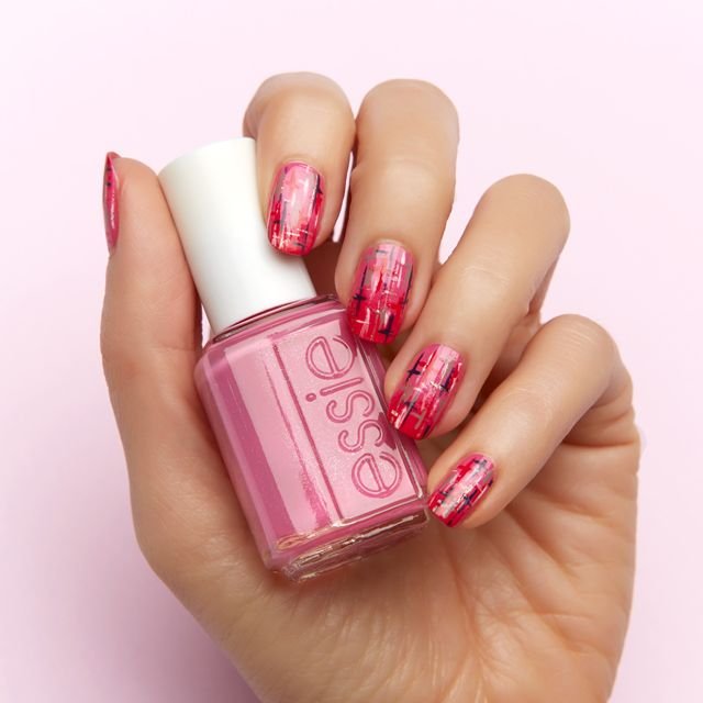 nail art totally tweed