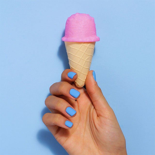 Disfruta una manicura gratis en El Corte Inglés con la gama Summer Collection de Essie. ¡Diviértete con sus 6 tonos!