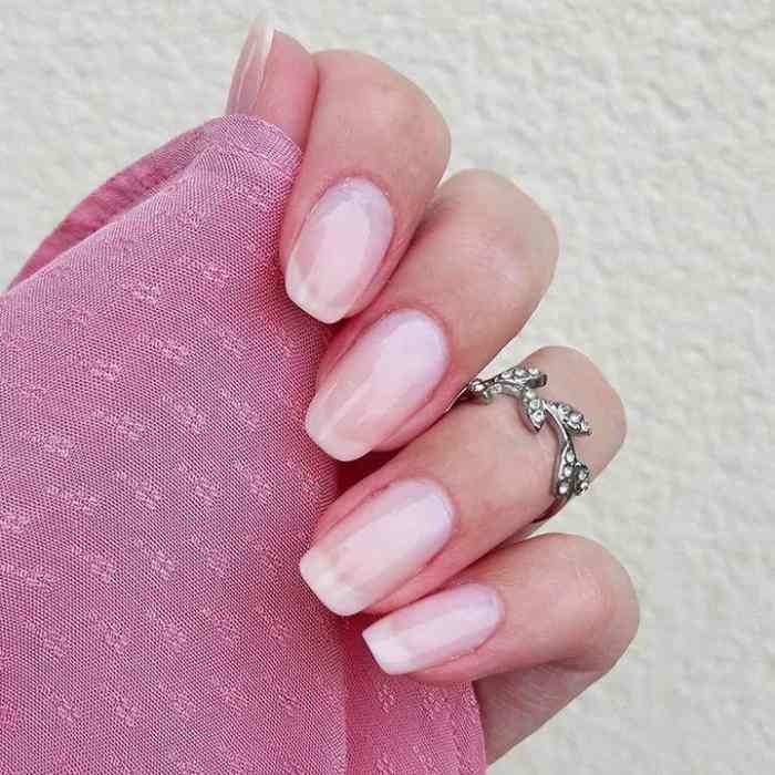 Cómo quitar las uñas permanentes en casa de manera segura, rápida y sencilla | ESSIE 