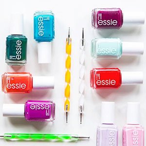 Saber qué tipo de lima utilizar según el acabado que busques es tan importante como acertar con el color de esmalte de tu manicura. 
