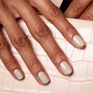 Desnatar exhaustivo lino Uñas blandas: causas y tratamientos para combatirlas | Essie