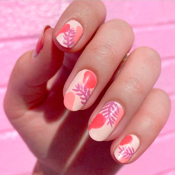 Uñas coral pastel para todos los días | Essie