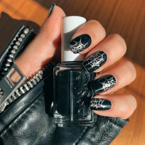 Uñas de bruja o Witchy Nails: La manicura perfecta para Halloween | Essie