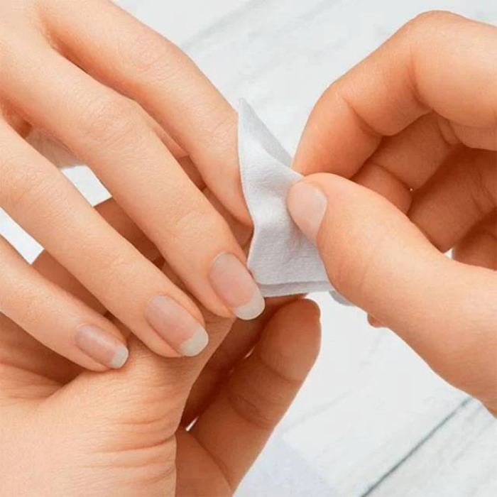 Cómo arreglar las uñas estropeadas por el esmalte permanente | Essie