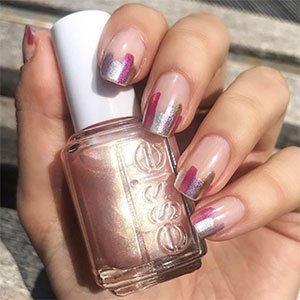Las uñas abstractas versión francesa son lo más de lo más. No te cortes y hazlas realidad con los esmaltes metálicos y purpurina de la amplísima colección de essie.