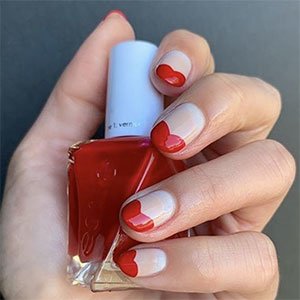 Te gustan las uñas con corazones pero no el concepto de corazón de toda la vida. Tú prefieres hacerlo más abstracto. Pues con los esmaltes de essie y esta imagen podrás hacerlo como tú quieras. 