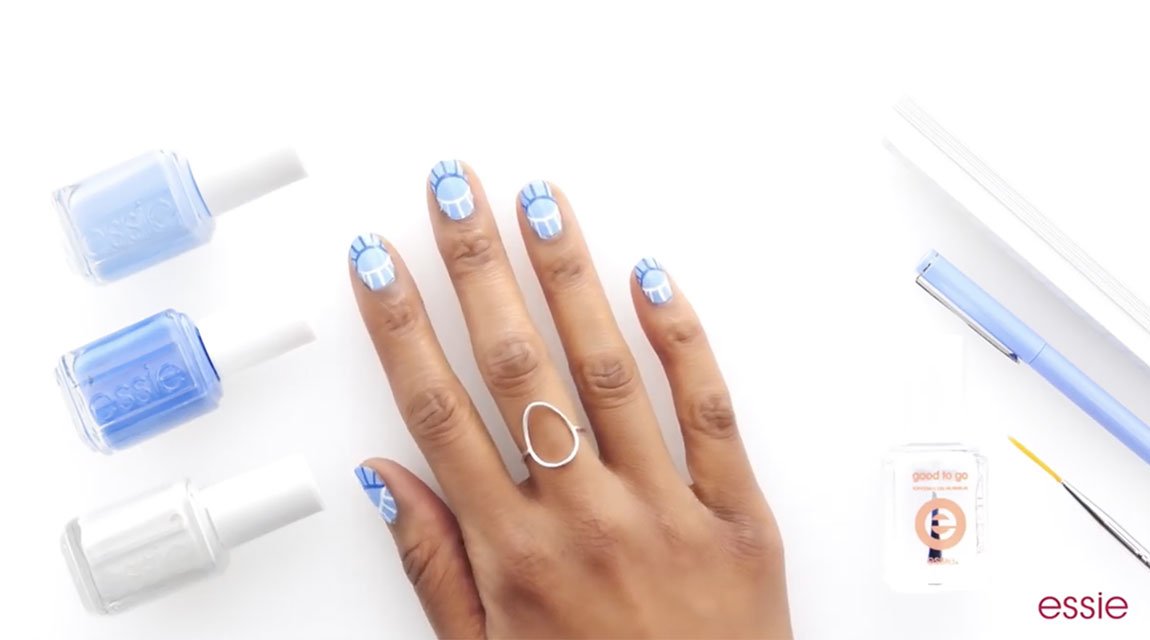 Consigue este diseño de uñas con ojos con los esmaltes y tratamientos de essie.