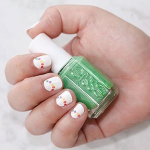Uñas con Puntos Media Luna