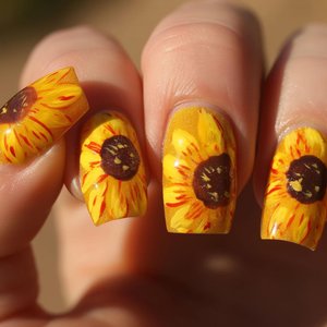 Guía para pintarte girasoles en las uñas fácilmente en casa