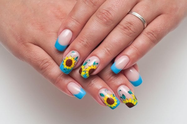 uñas-decoradas-con-girasol