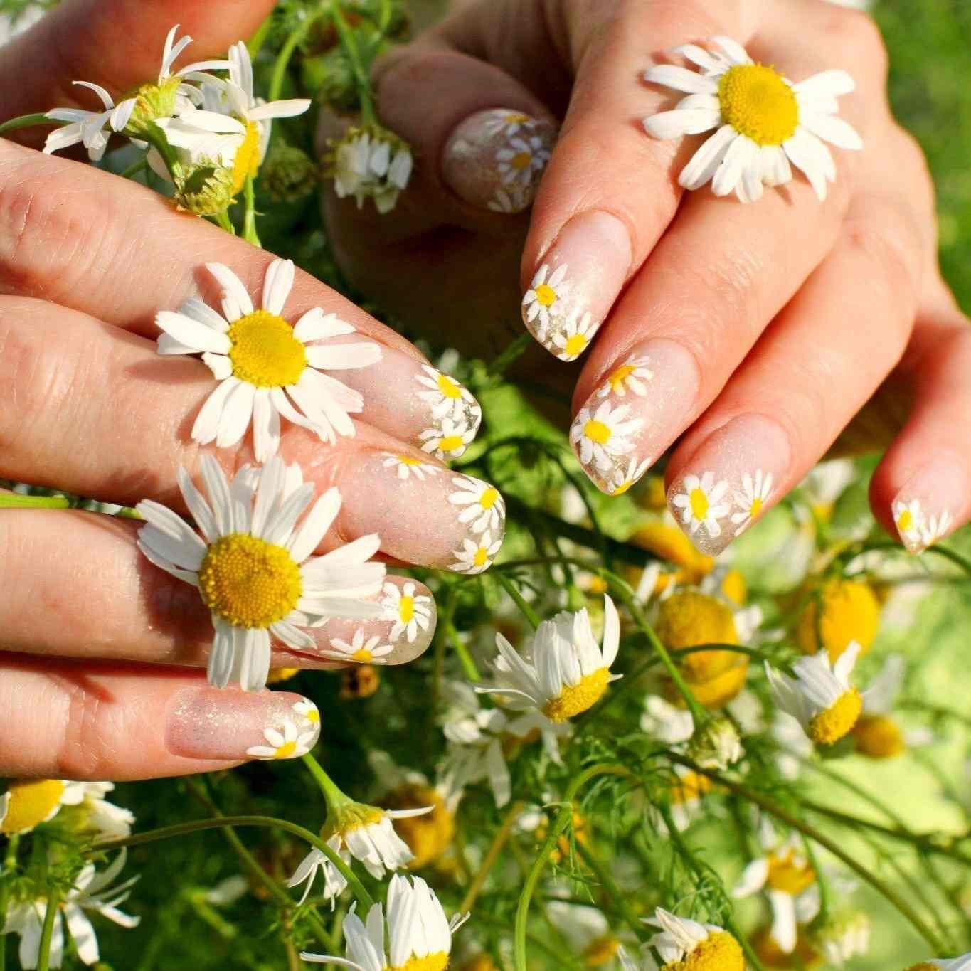 daisy-nails