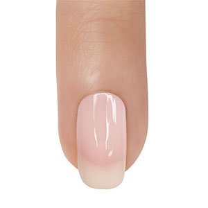 Con una capa de la base Strong Start de essie y dos del rosa Sugar Daddy estarás sentando las bases para unas uñas mármol sin fisuras.