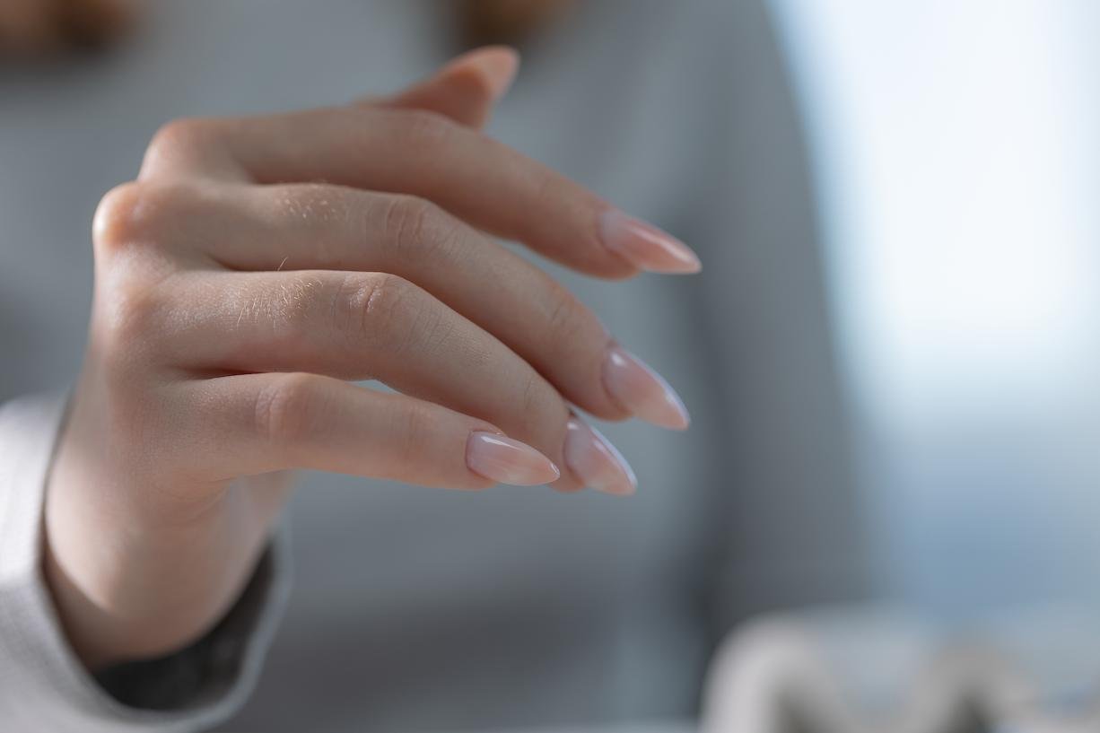 blush nails