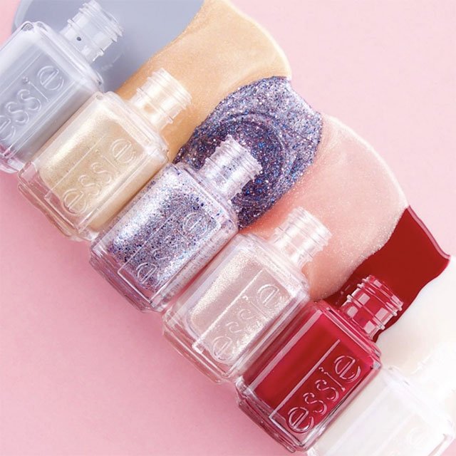 Con la amplísima paleta de esmaltes de essie no tendrás ningún problema a la hora de elegir el color de uñas según tu horóscopo.