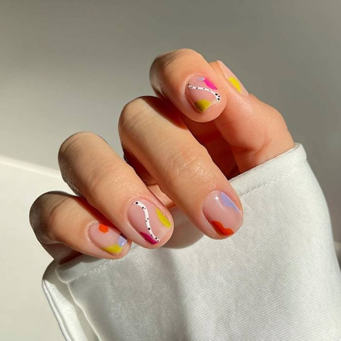 Diseños para uñas cuadradas cortas y largas de tendencia en las próximas temporadas| Essies