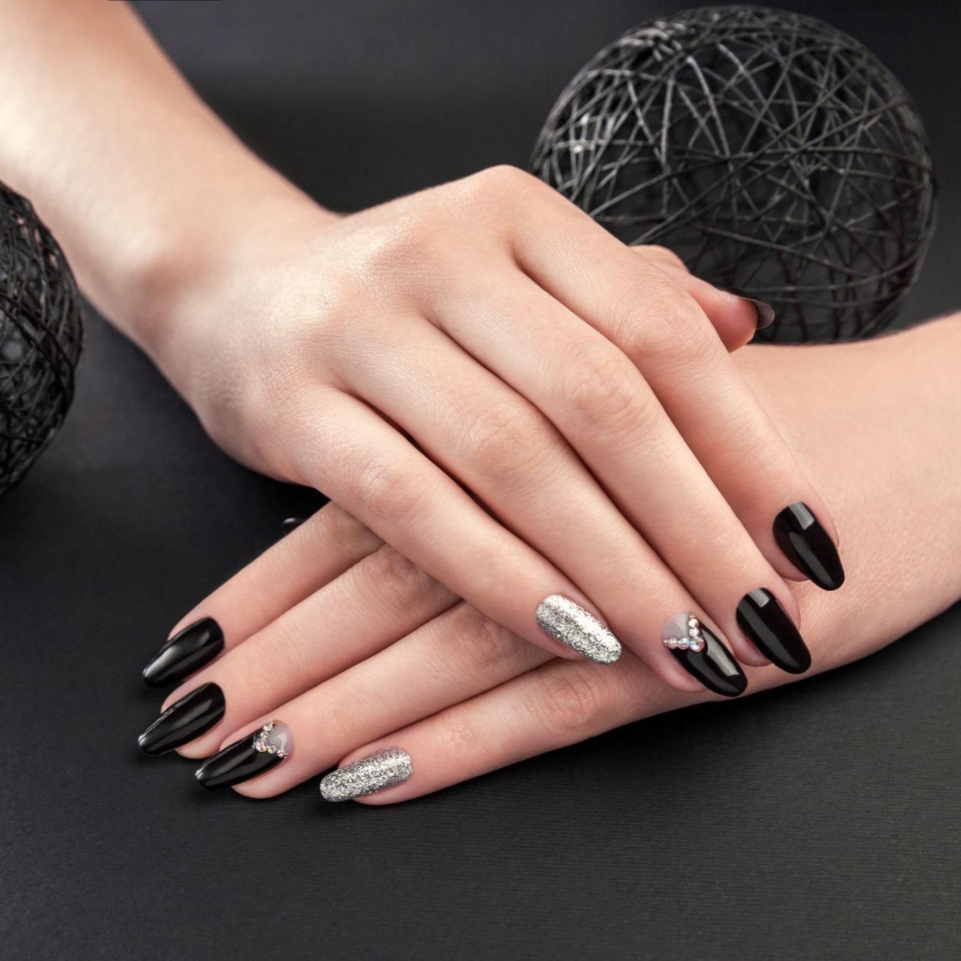 unas-stiletto-francesa