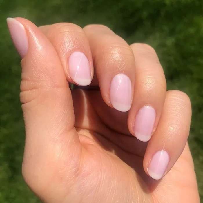 Por qué salen estrías en las uñas y cómo hacer que desaparezcan | Essie
