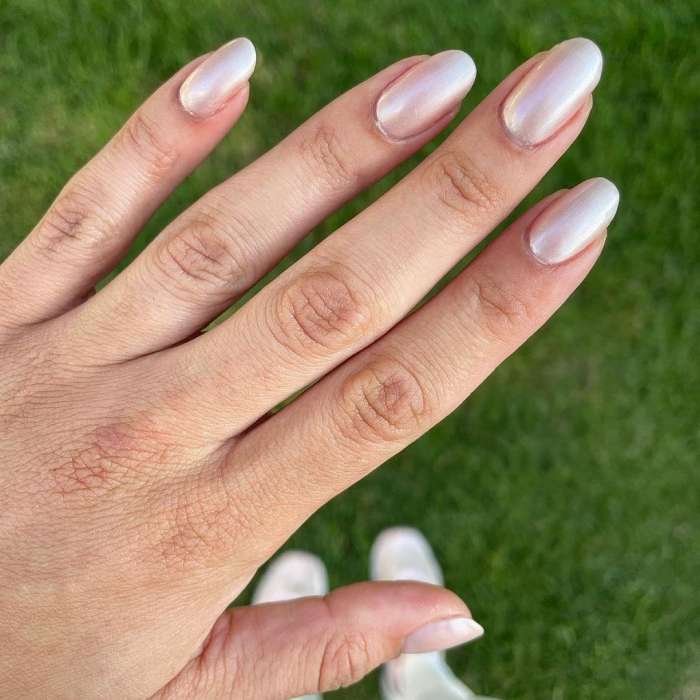 Por qué salen estrías en las uñas y cómo hacer que desaparezcan | Essie