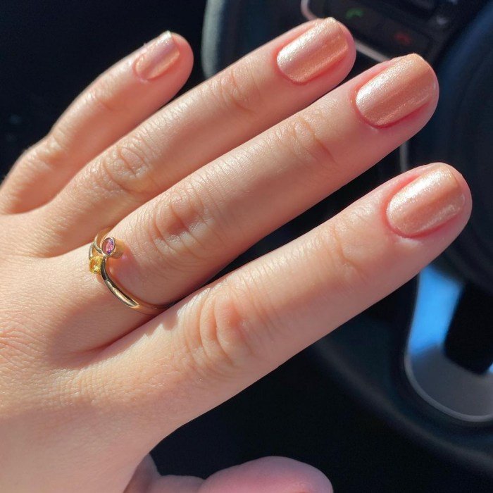 Cómo hacerte las glazed donut nails en casa| Essie