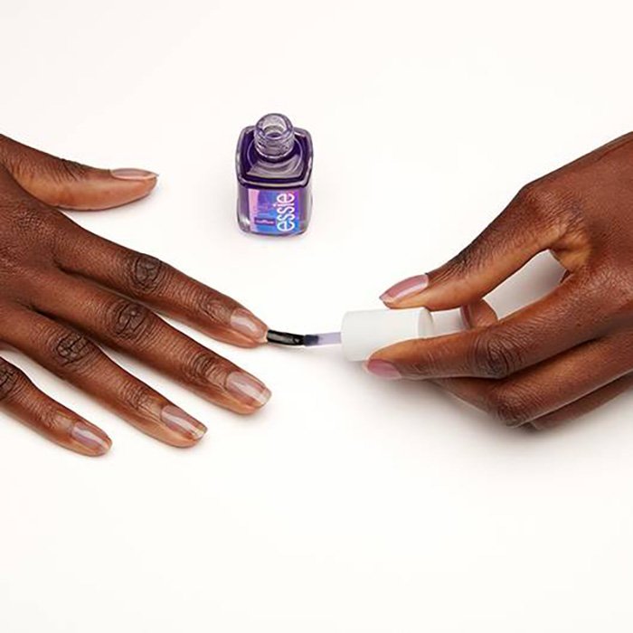 Qué son las líneas de beau en las uñas | ESSIE