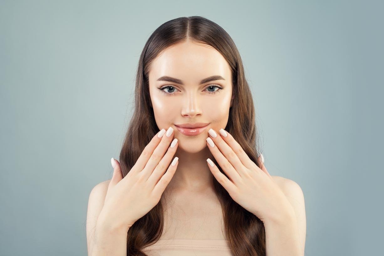 Qué son las líneas de beau en las uñas | ESSIE