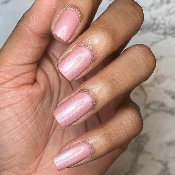 Evita padrastros y pellejitos molestos con estos consejos y el aceite Apricot Cuticle Oil de essie.