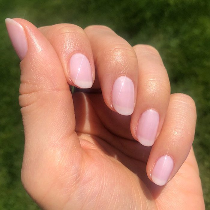 Cómo pulir las uñas para la manicura | ESSIE