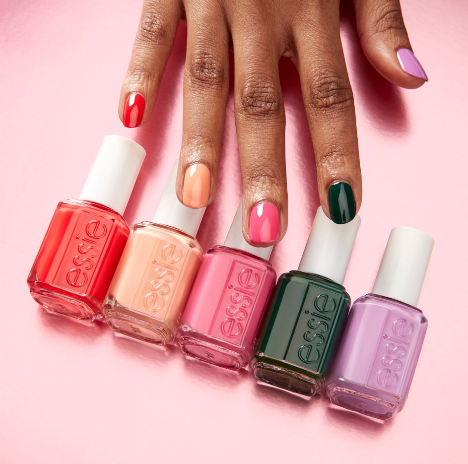 Tendencias de uñas para primavera verano 2022 ESSIE