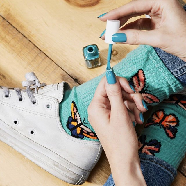 Con estos trucos para pintarte las uñas y las distintas gamas de esmaltes de essie, ¡tus manicuras parecerán profesionales!