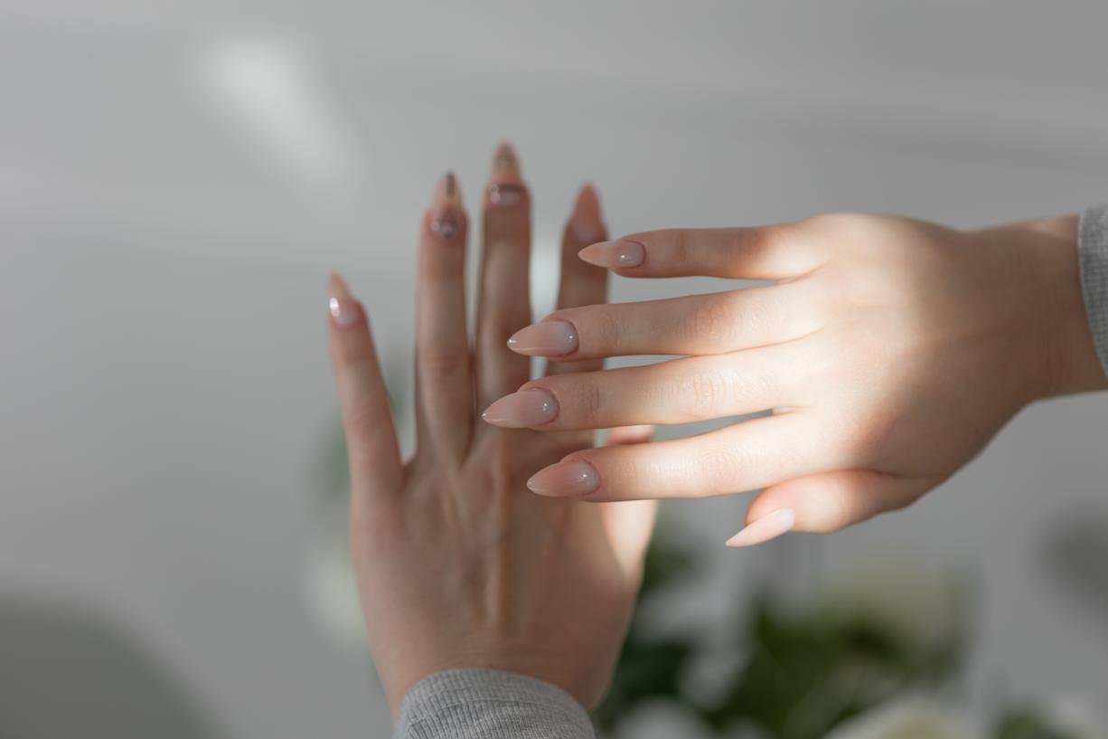 uñas almendradas cortas