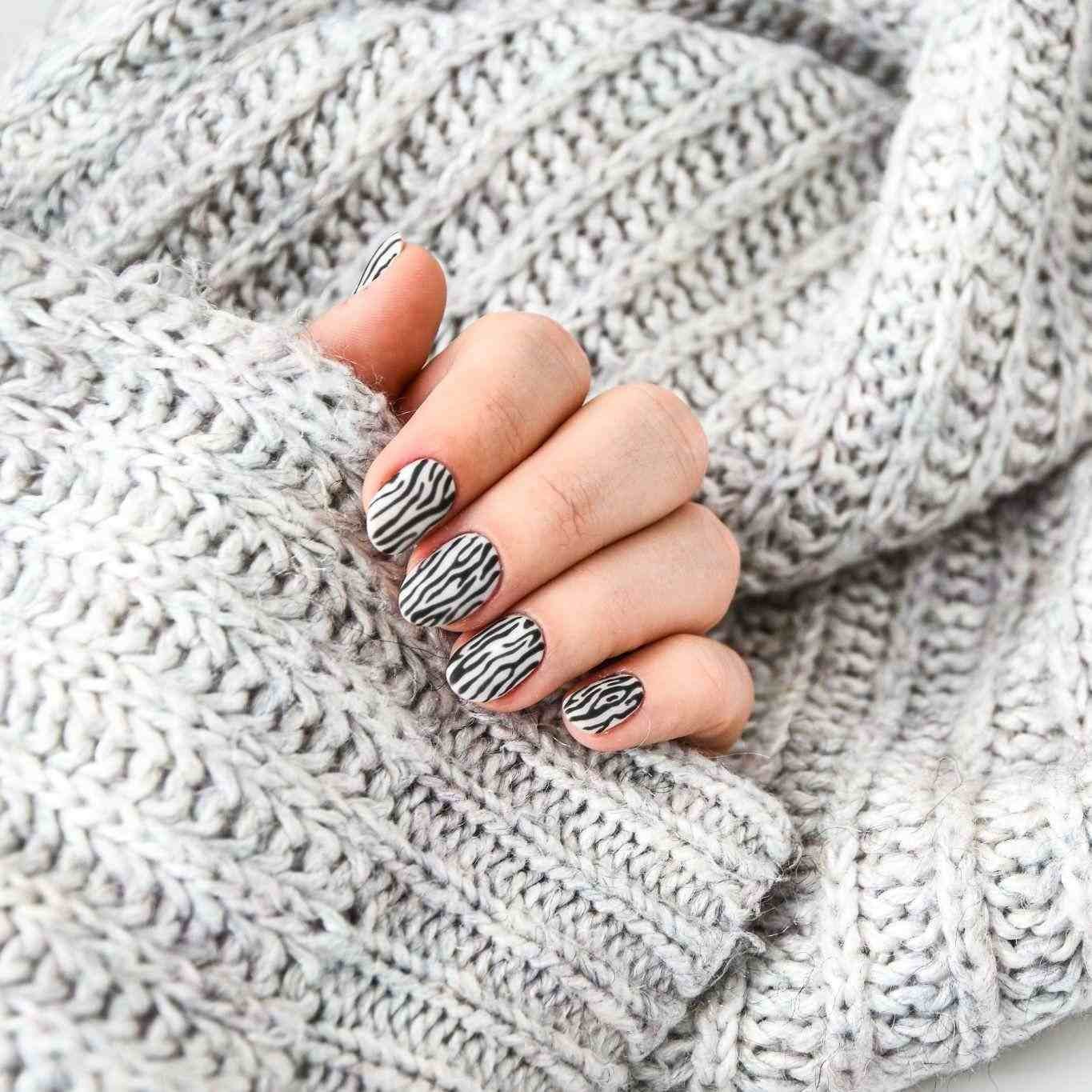 unas-animal-print