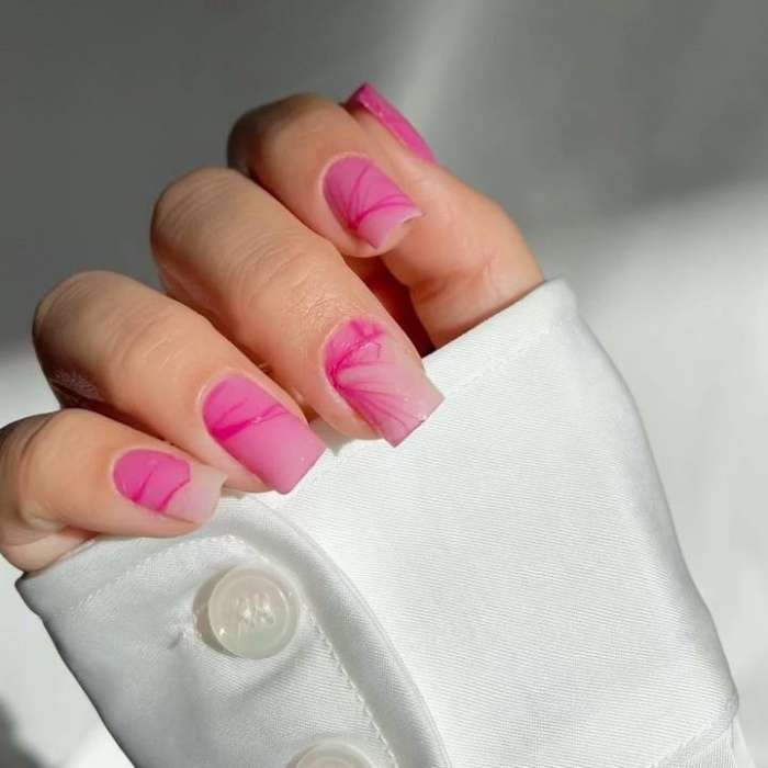 ¿Cómo es la tendencia de uñas Barbie de moda esta temporada? | Essie