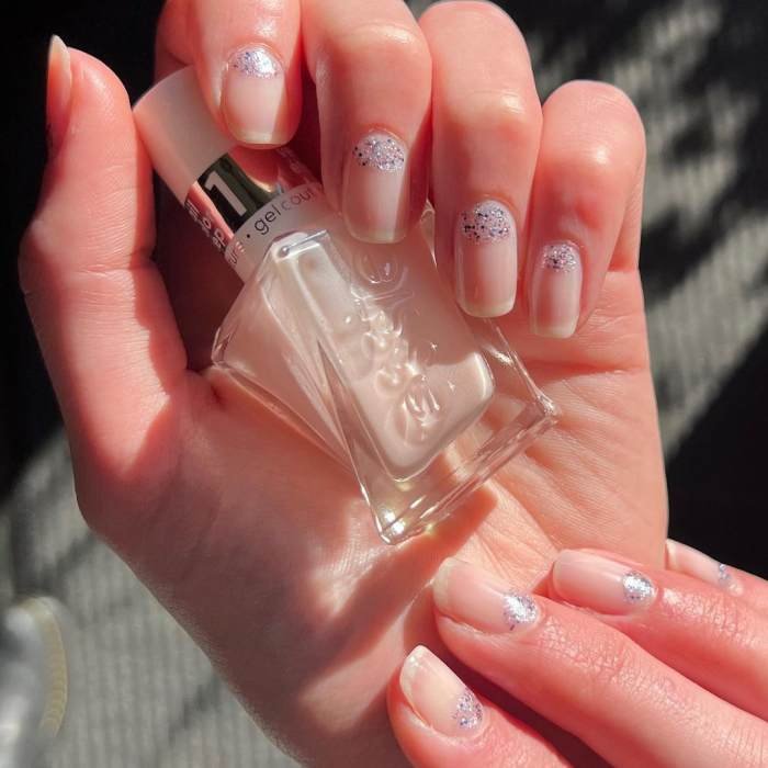 Ideas de manicuras elegantes y bonitas para acompañar a looks de bautizos | Essie