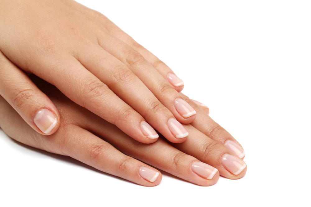uñas blancas elegantes