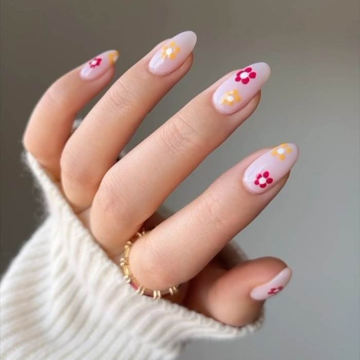Ideas de uñas boho chic para combinar con tus looks de temporada | Essie