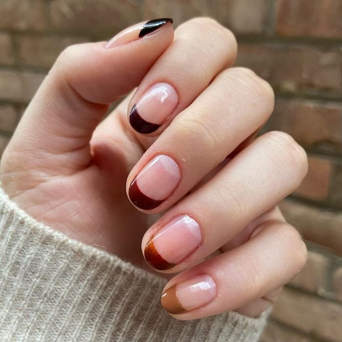 Ideas de manicura con uñas marrones y color café para llevar en invierno | ESSIE