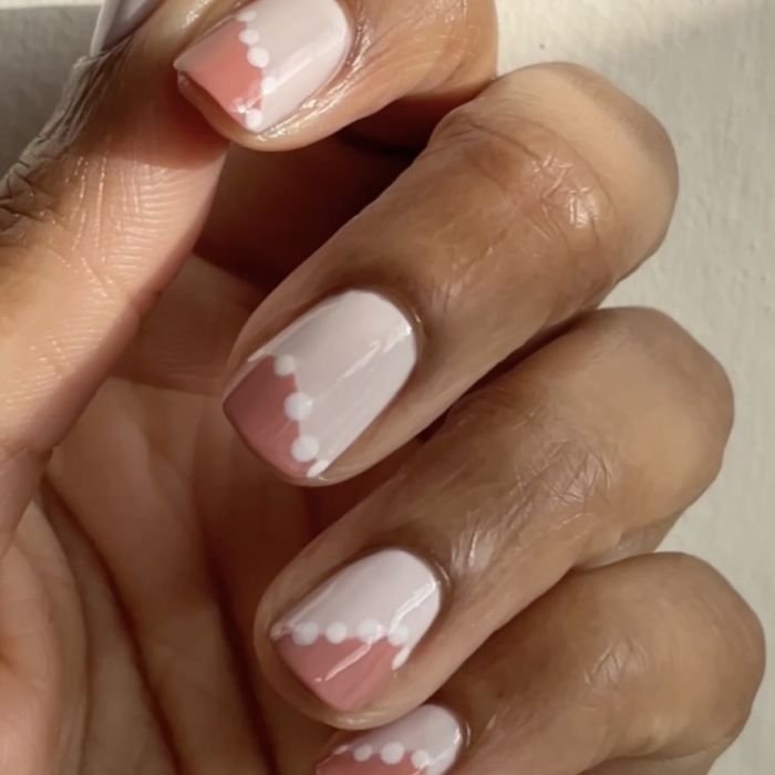 Ideas de manicura con uñas marrones y color café para llevar en invierno | ESSIE
