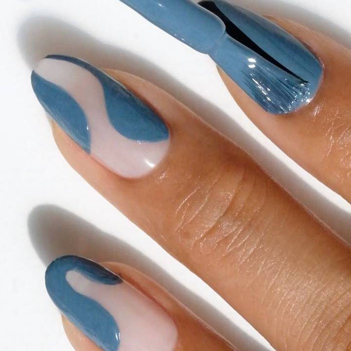 Cómo hacer en casa uñas con ondas de colores | Essie