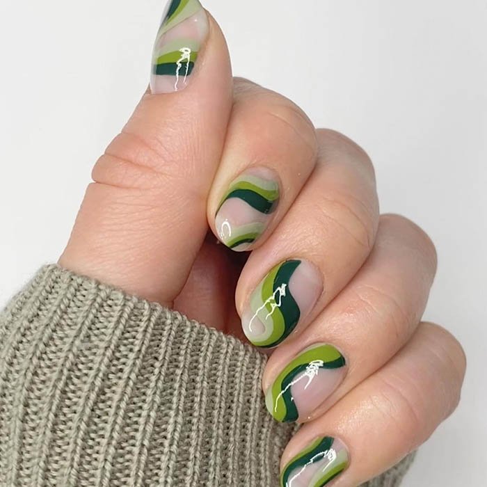 Cómo hacer en casa uñas con ondas de colores | Essie