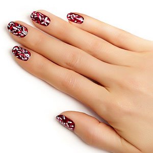 Finaliza tus uñas confeti con el top coat Gel Setter de essie para perfeccionar y prolongar el acabado de tu manicura.