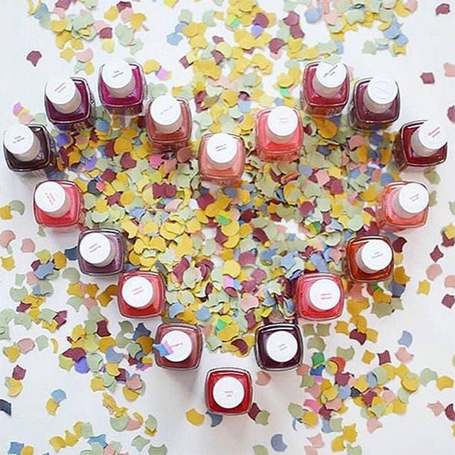 Personaliza tus uñas confeti de la mano de los esmaltes de essie.