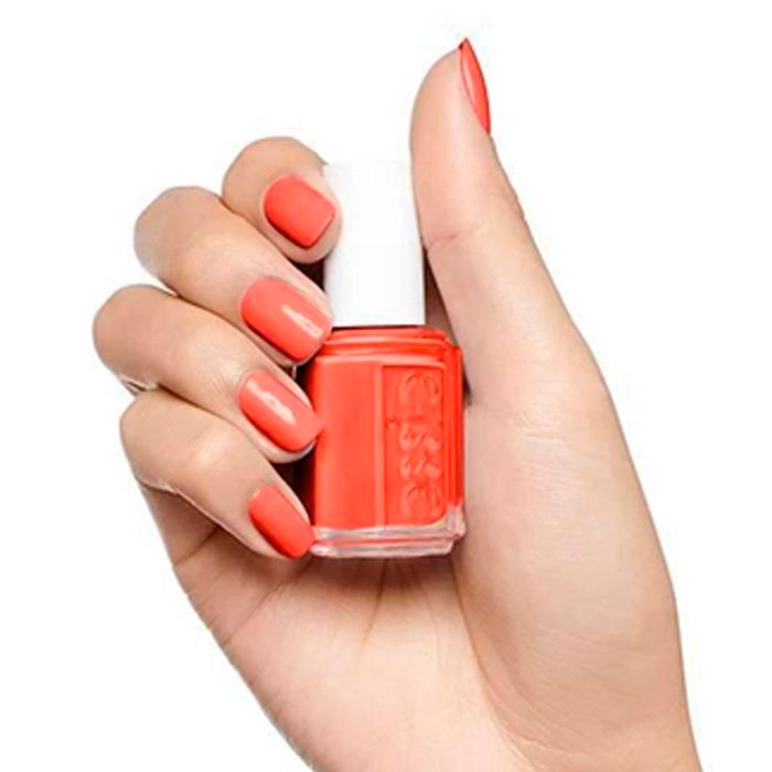 Uñas coral pastel para todos los días | Essie