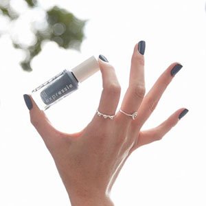 Manicura Uñas Cortas Grisáceas