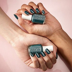 Manicura Uñas Cortas Verde Botella