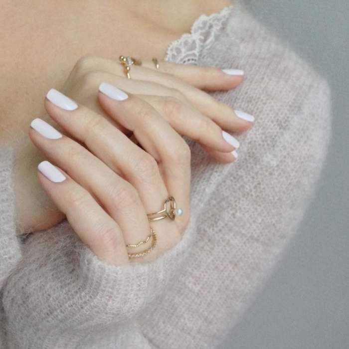 Como tratar las uñas descoloridas en casa de manera efectiva| Essie