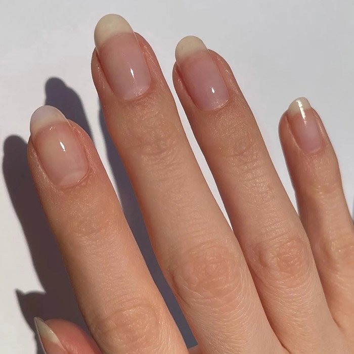 Colores de uñas y manicura para una entrevista de trabajo | ESSIE