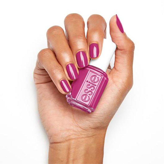 Uñas fucsia para otoño | ESSIE