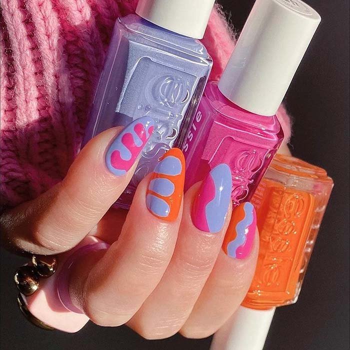 Uñas fucsia para otoño | ESSIE