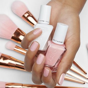 Uñas de gel cortas: ¡la combinación del momento!