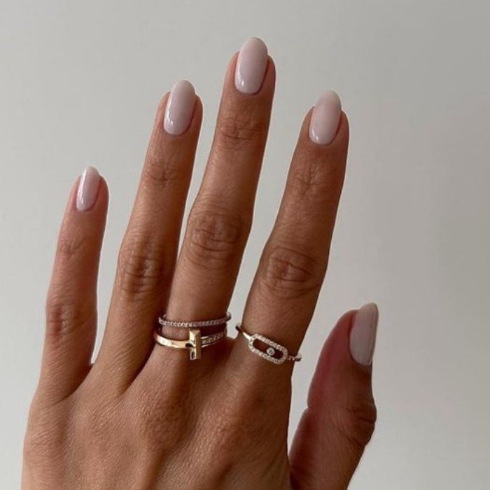 Cómo hacerse las uñas lip oil de moda| Essie